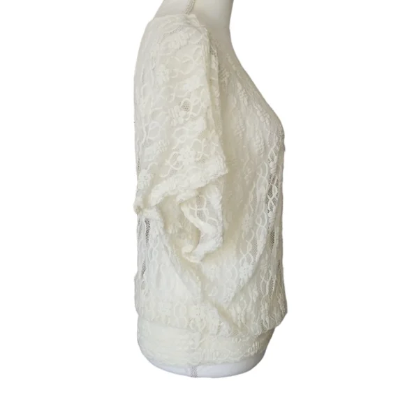 Rue21 Cream Sheer Lace Top Size Medium - Picture 2 of 4